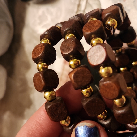 Wrap around wooden and gold beaded bracelet. Vintage new - Picture 2 of 3